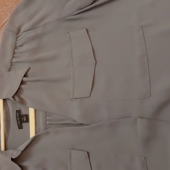 Ann Taylor flowy blouse - Picture 7 of 7